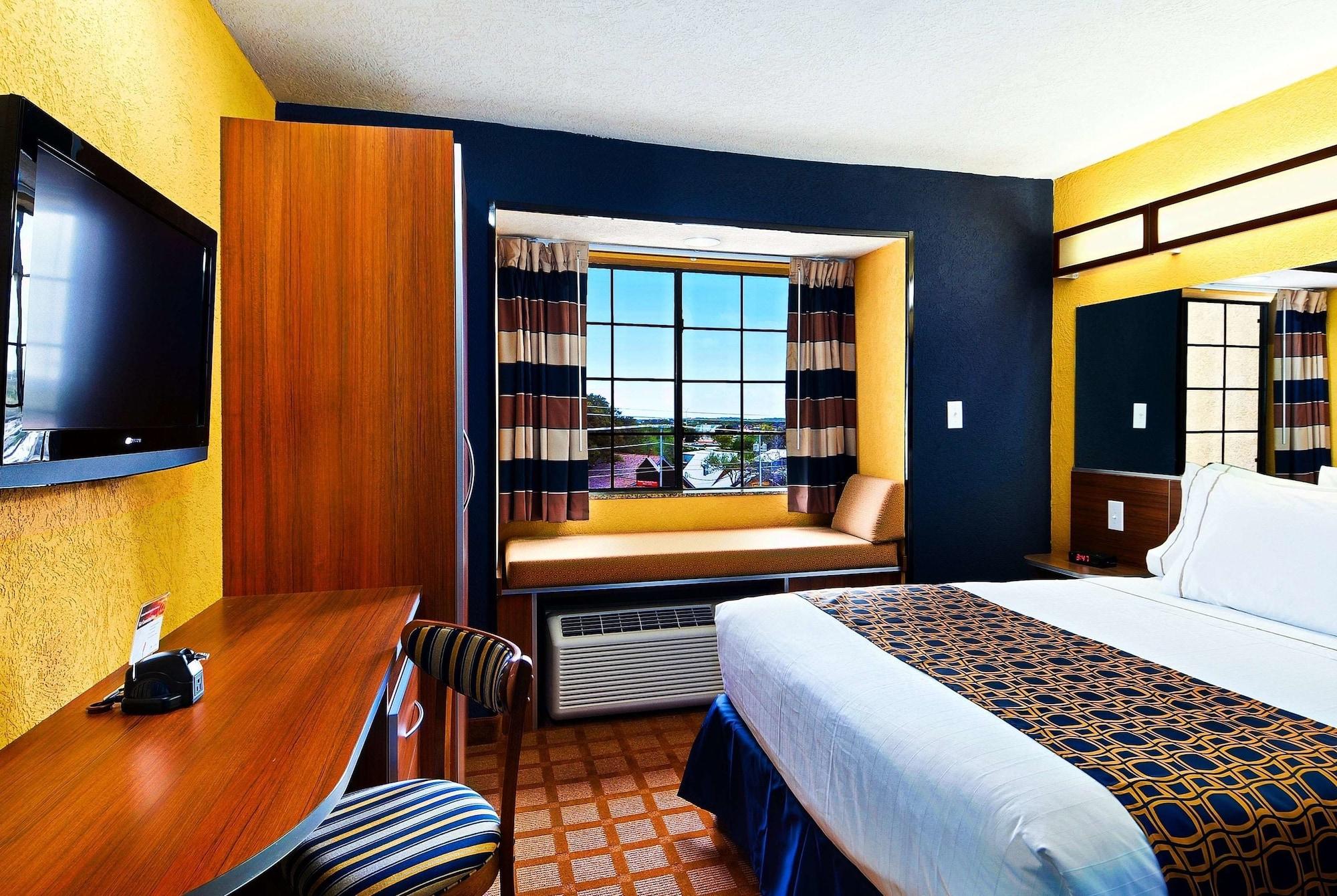 Microtel Inn & Suites By Wyndham New Braunfels I-35 Room photo